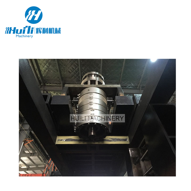 Fabrication de machine de moulage par soufflage par extrusion de réservoir d'eau en plastique de grande taille